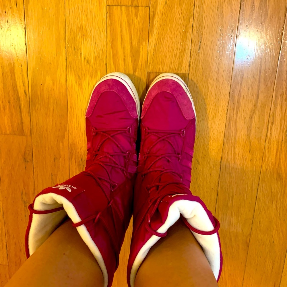 Super Comfortable Adidas Snow Boots for winter! !
